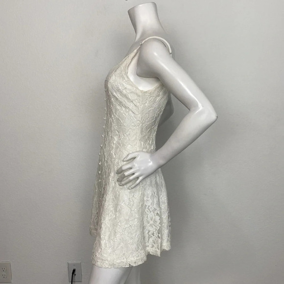 Lulus Floral V-Neck Open Back Easy Love White Lace Skater Mini Dress Size S - Picture 7 of 10